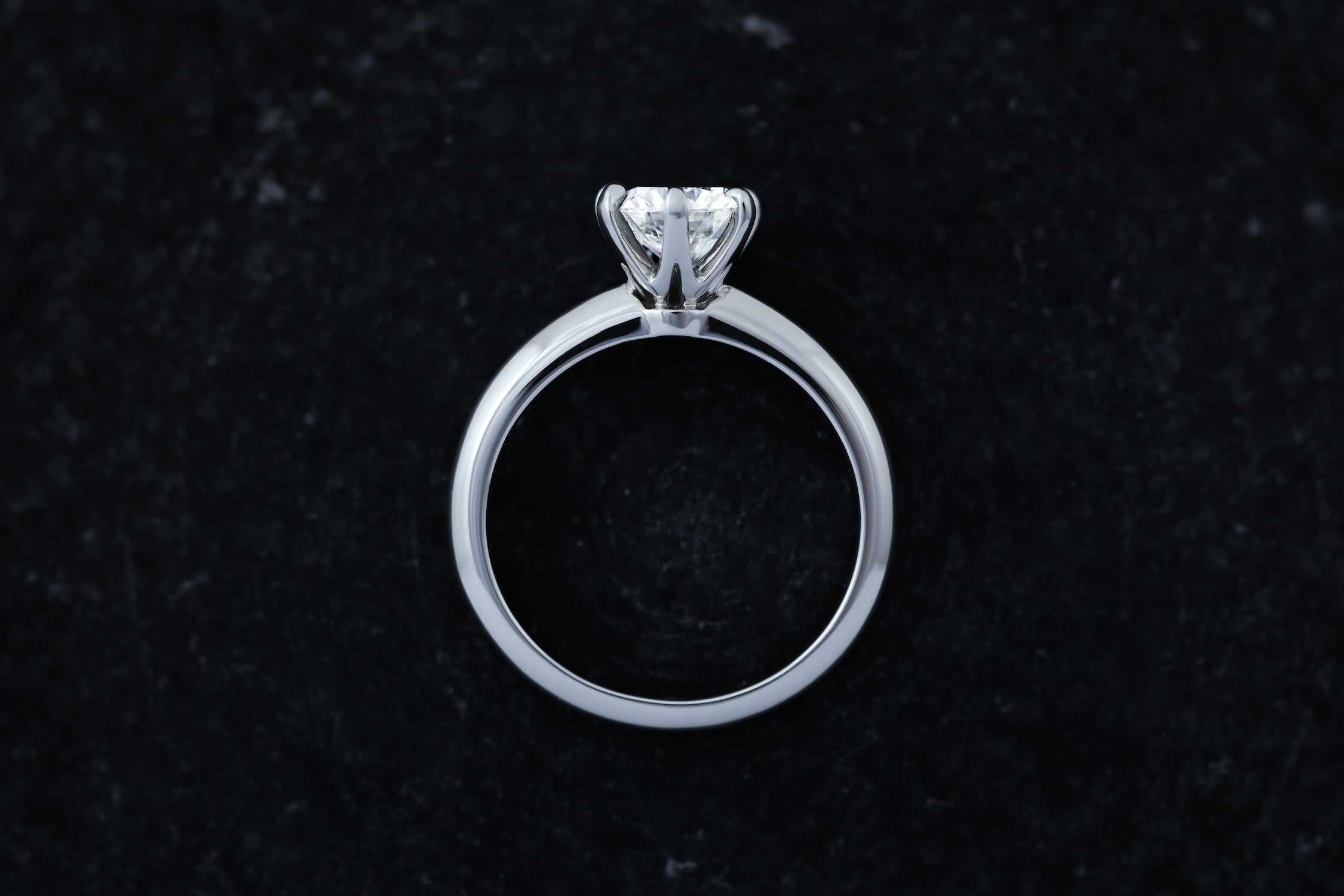 Classic 6 Prongs Round Brilliant Diamond Ring